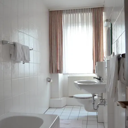فندق Drei Schweizer Hotel نيوفيد