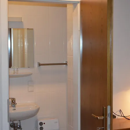 فندق Drei Schweizer Hotel نيوفيد