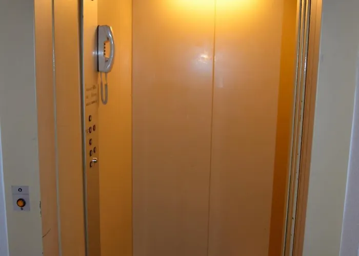 ホテル Drei Schweizer ノイヴィート